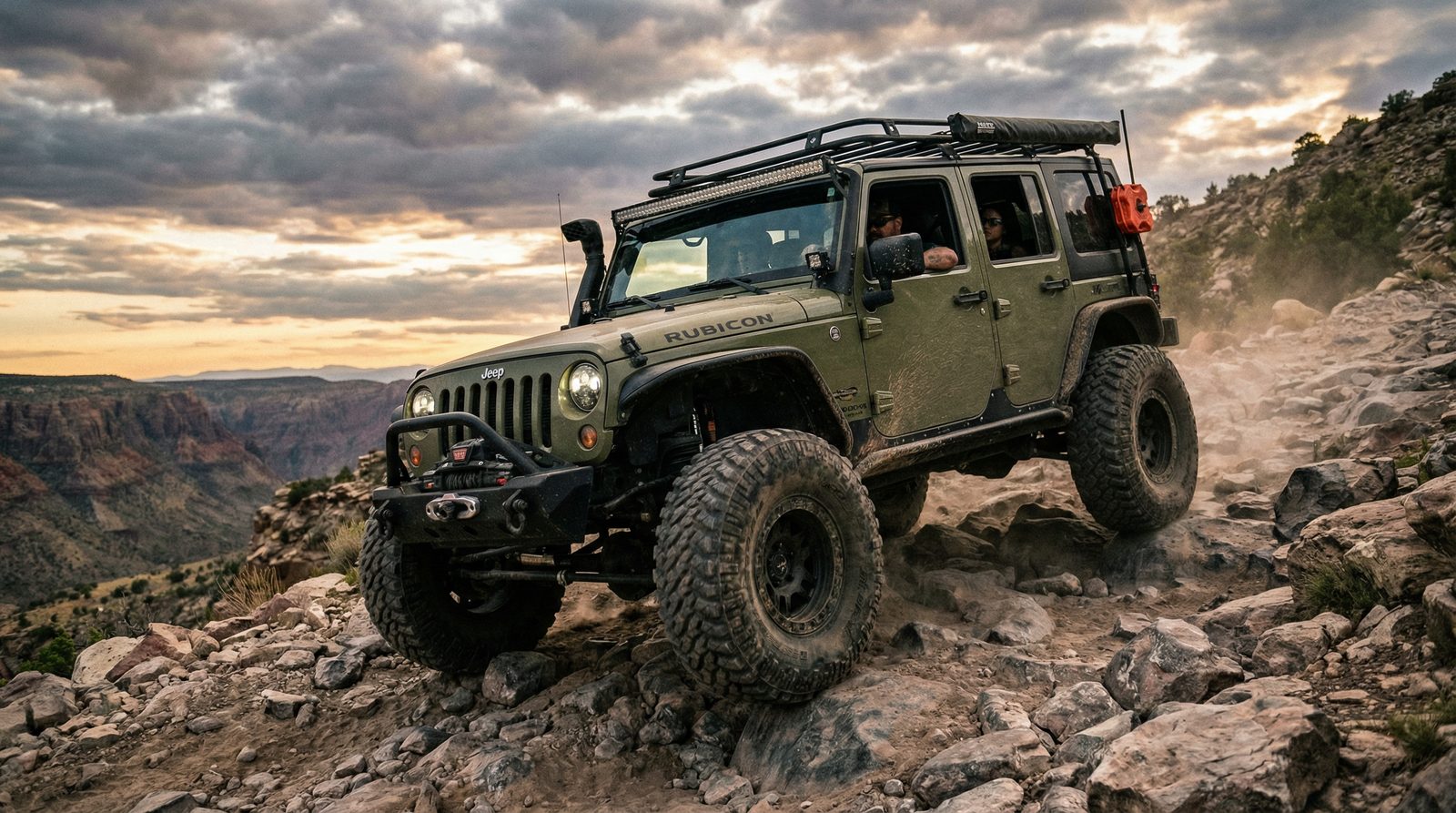 黄色仓库越野车改装视频